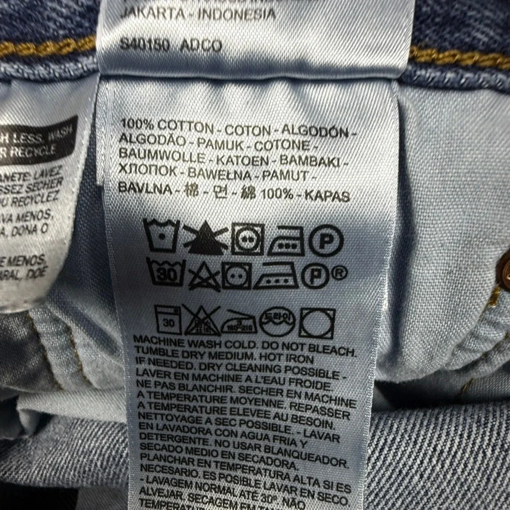 Levis note see
